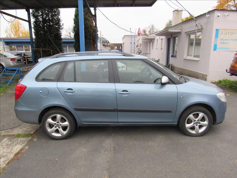 Škoda Fabia 1,6 i 77kW Combi Ambiente - fotka 8 z 26