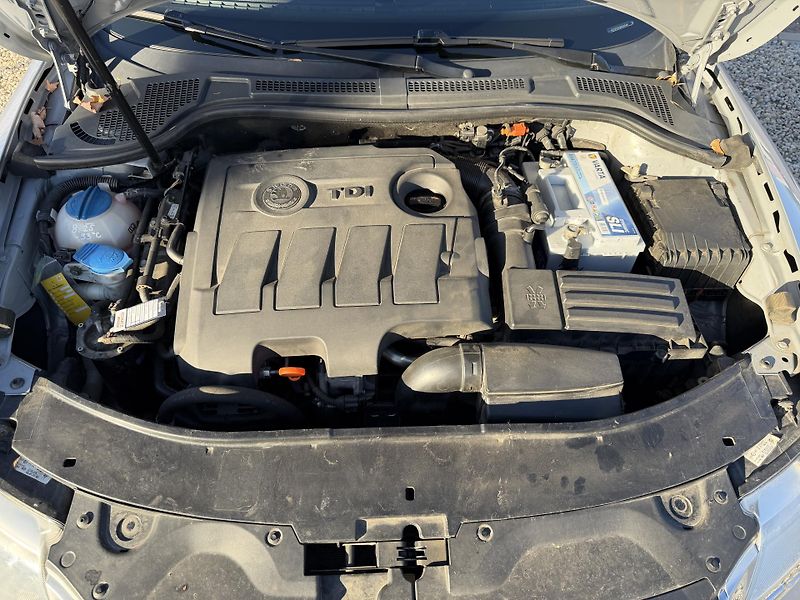 Škoda Superb II 2,0 TDi/103kW - Klima,ESP,. - fotka 48 z 71
