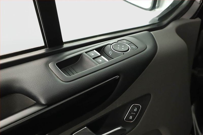 Ford Tourneo Custom (2021) Titanium 2.0 EcoBlue, DPH - fotka 19 z 19