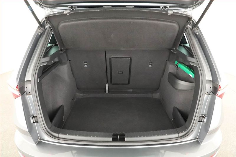 Škoda Karoq (2023) Sportline 2.0 TDI - fotka 16 z 17