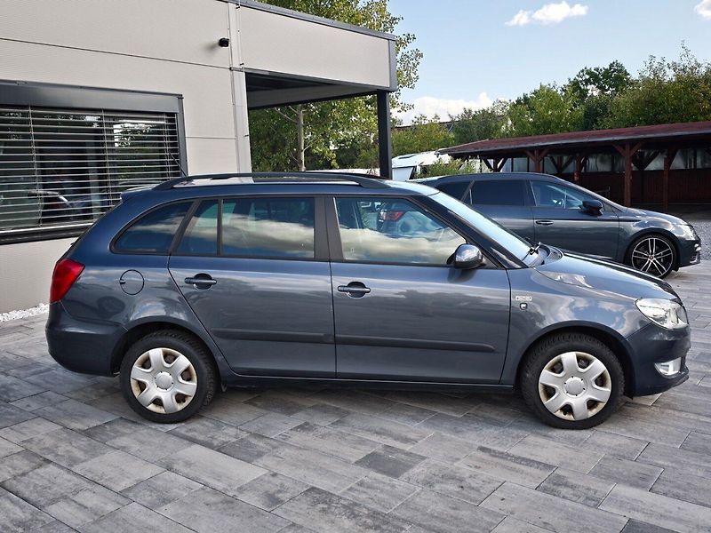 Škoda Fabia (2012) 1,2 TSI 63 KW Ambiente - fotka 4 z 30