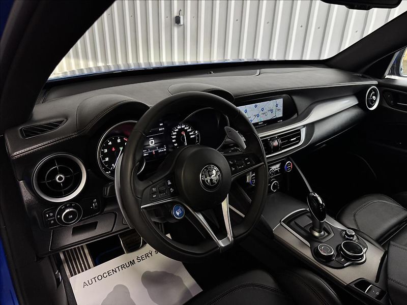 Alfa Romeo Stelvio 206kW Q4 VELOCE 2XALU - fotka 15 z 43