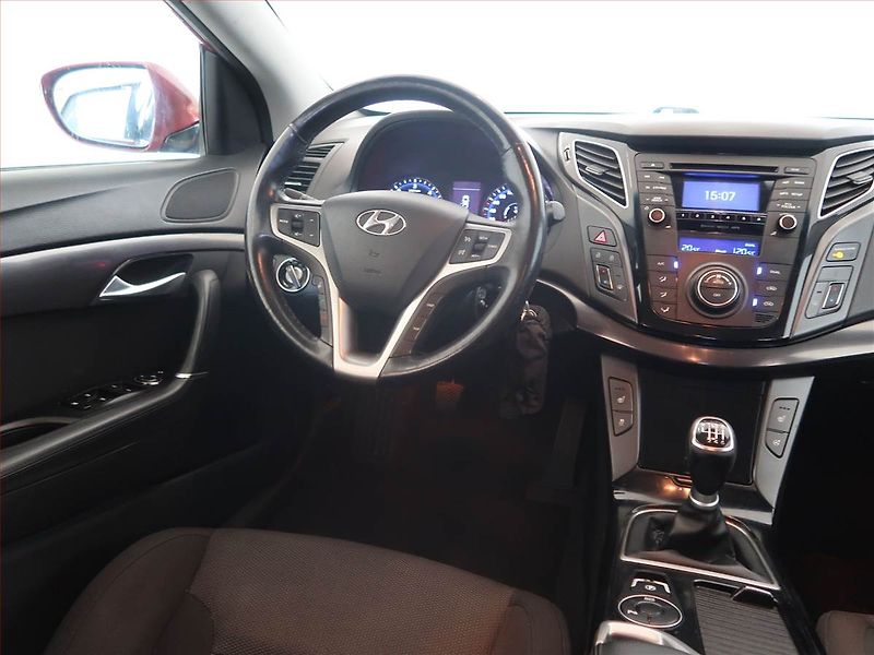 Hyundai i40 (2014) 1.7 CRDi, po STK, Tažné - fotka 7 z 14