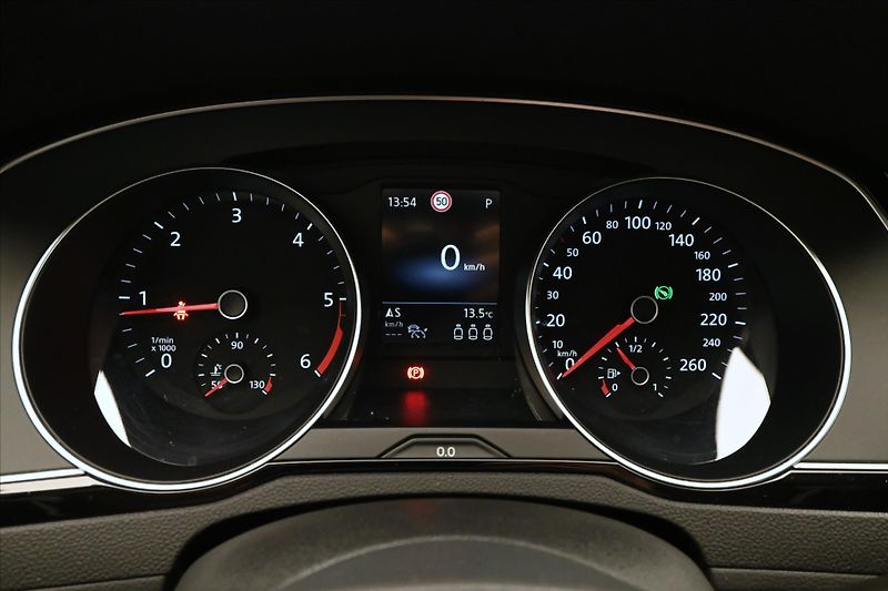 Volkswagen Passat 2,0 TDI 110kW DSG Business Zár - fotka 16 z 32