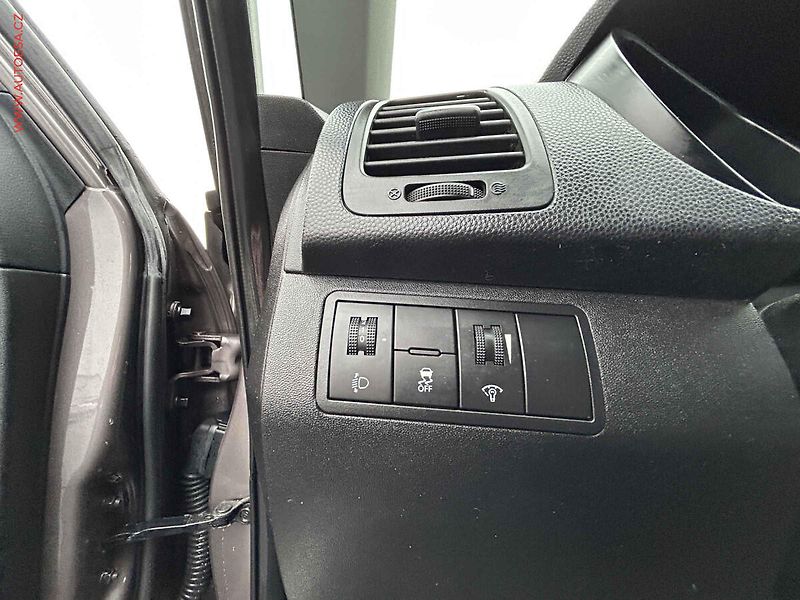 Hyundai ix20 (2015) 1.4 CVVT, 2.maj,ČR, AC, temp - fotka 13 z 17