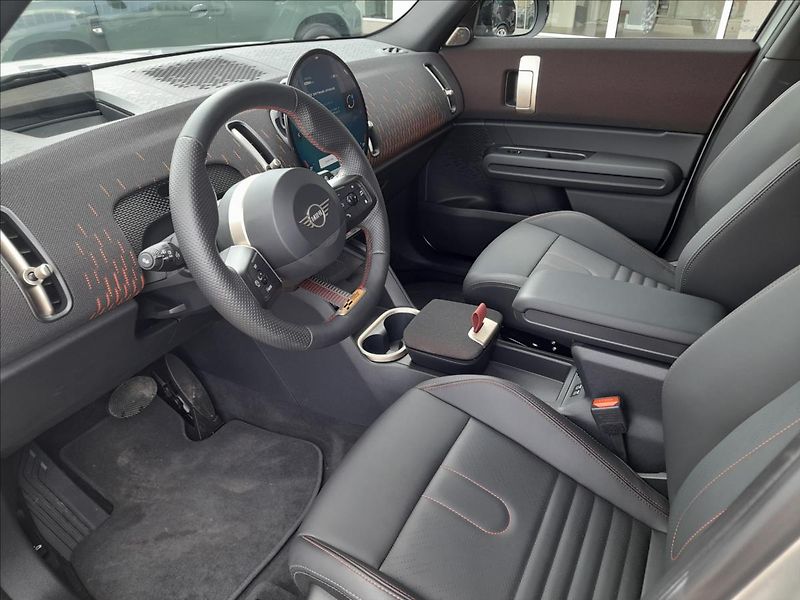 Mini Countryman 0,0 JCW ALL4 - fotka 11 z 31