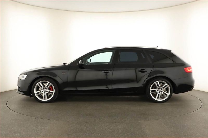 Audi A4 (2014) S-Line 2.0 TDI, 4X4, Automat - fotka 3 z 21