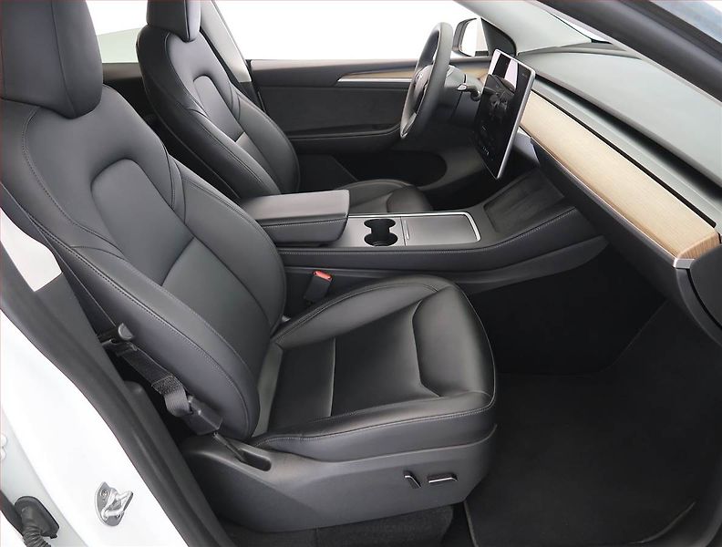 Tesla Model Y (2023) Long Range AWD 79kWh, SoH 96% - fotka 9 z 32