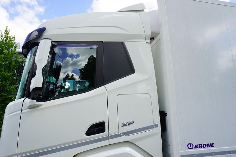 DAF XF (2023) 450 6x2 / KRONE 20 EPAL - fotka 12 z 24