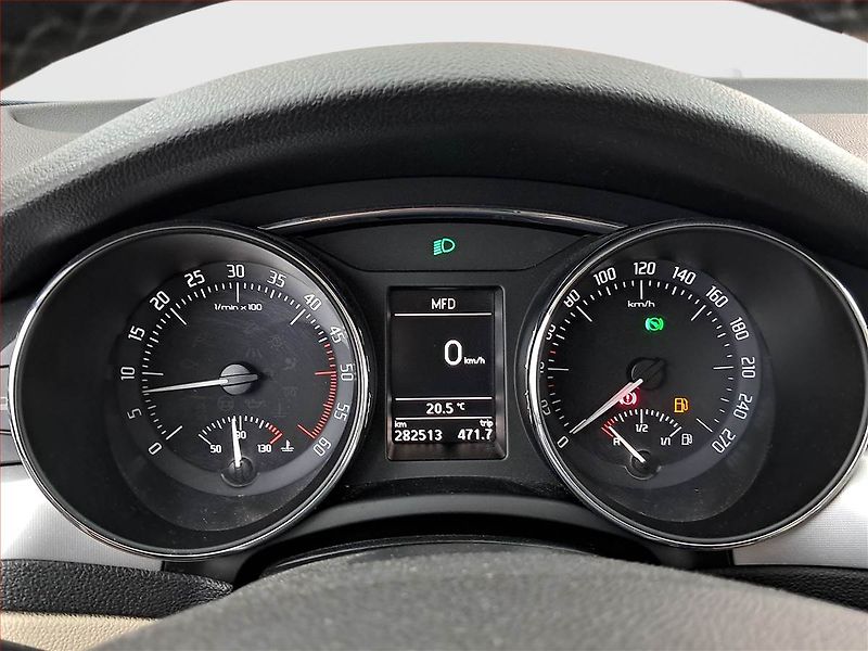 Škoda Superb (2011) 2.0 TDI, Automat, Navi - fotka 11 z 20