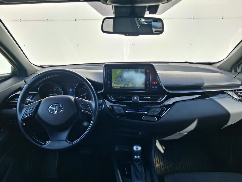 Toyota C-HR 1.8 HSD e-CVT Active - fotka 5 z 21