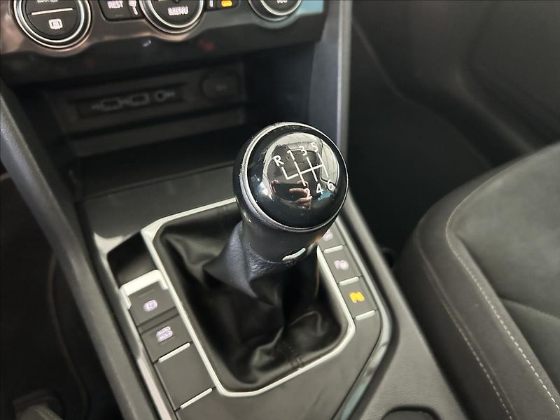 Volkswagen Tiguan 1,5   TSI 110kW,COMFORTLINE - fotka 18 z 26