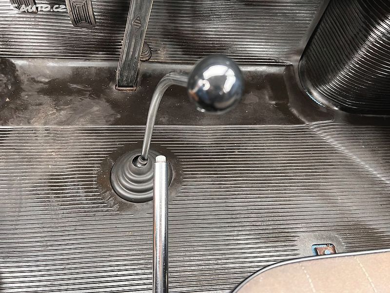 Renault Ostatní R8 koupeno v ČR - fotka 14 z 20