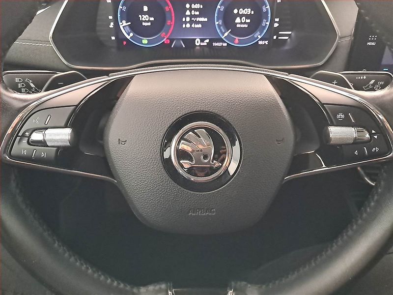 Škoda Octavia (2022) 2.0 TDI, Automat, ČR,1.maj - fotka 17 z 19