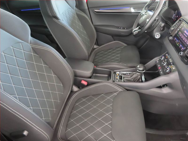Škoda Karoq (2023) Sportline 1.5 TSI - fotka 9 z 17