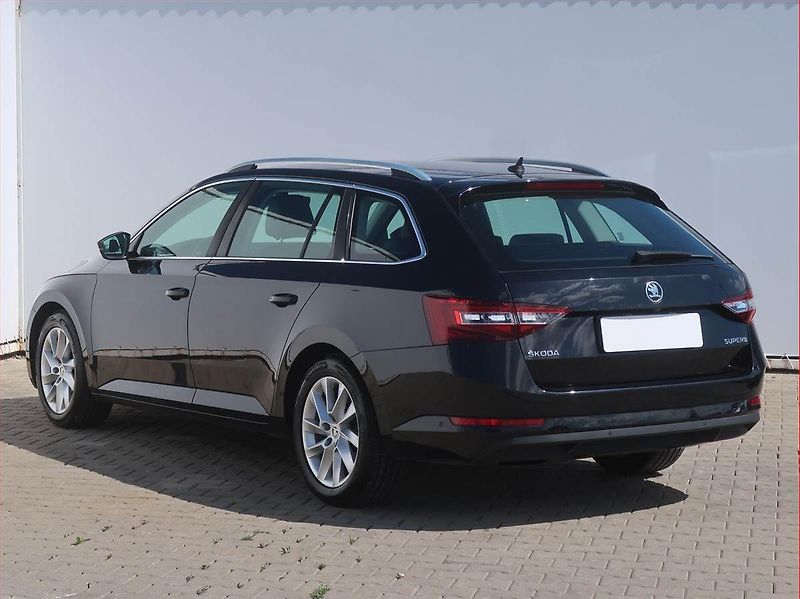 Škoda Superb (2018) Style 1.6 TDI, Serv.kniha - fotka 4 z 15