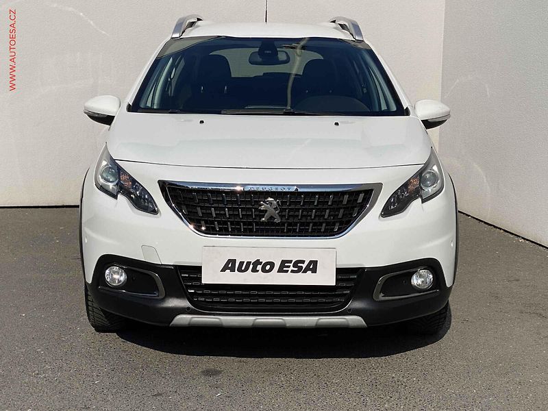Peugeot 2008 (2018) 1.2PT, ČR, Allure - fotka 2 z 18