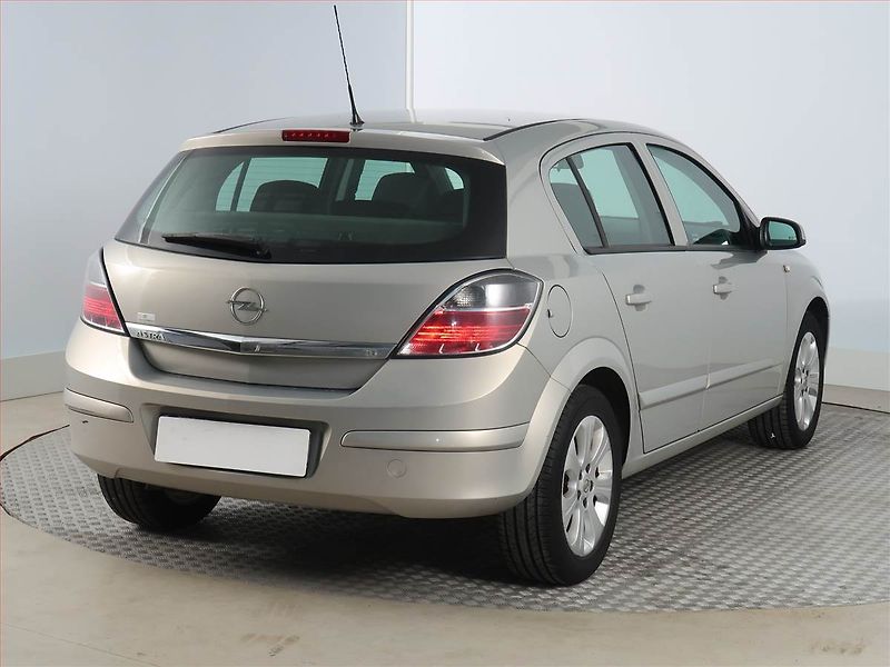 Opel Astra (2008) 1.6 16V, Serv.kniha - fotka 5 z 17