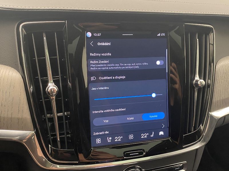 Volvo V90 T8 AWD RECHARGE REZERVACE - fotka 49 z 58