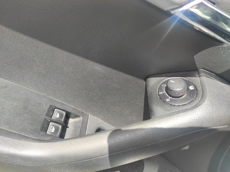 Škoda Octavia 1.6 TDI 66kW Active - fotka 10 z 22