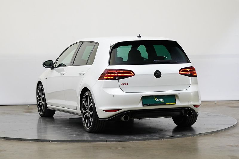 Volkswagen Golf - fotka 7 z 24