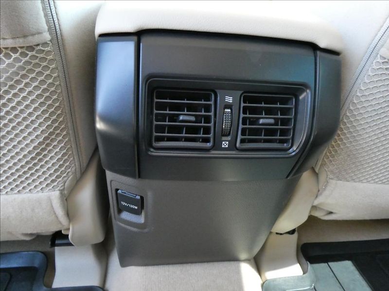 Toyota Land Cruiser 2,8 D-4D 150kW 2Maj, ČR, DPH - fotka 17 z 41