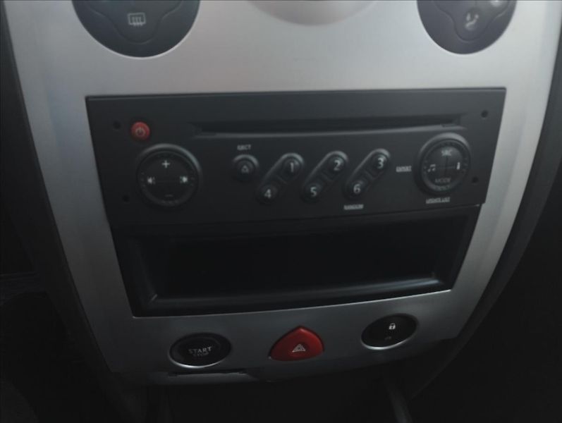 Renault Mégane 1,6 i 82KW - fotka 11 z 16