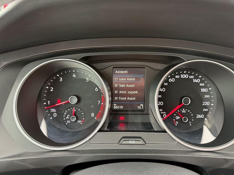 Volkswagen Tiguan (2018) 1.4TSI 110kW 4x4 TAŽNÝ ASIST - fotka 19 z 22