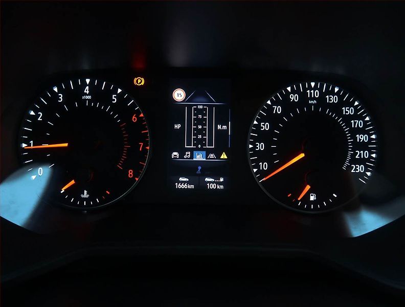Renault Clio (2020) 1.0 TCe, Tempomat - fotka 11 z 15