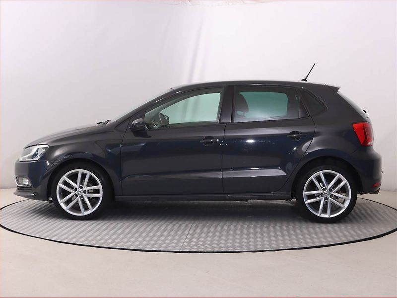 Volkswagen Polo (2016) 1.2 TSI, Automat, Tempomat - fotka 3 z 21