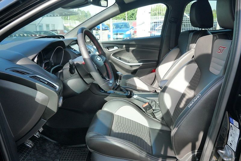 Ford Focus - fotka 5 z 6