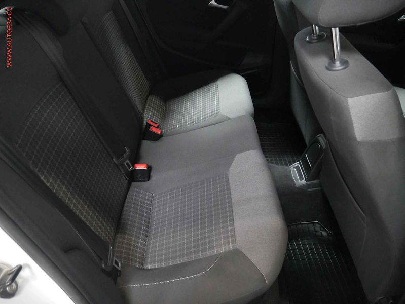 Volkswagen Polo (2016) 1.2i, 1.maj,ČR, AC, výhřev - fotka 11 z 20