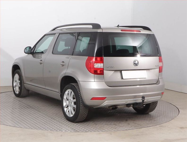 Škoda Yeti (2014) 1.2 TSI, Vyhř. sedaček - fotka 4 z 14