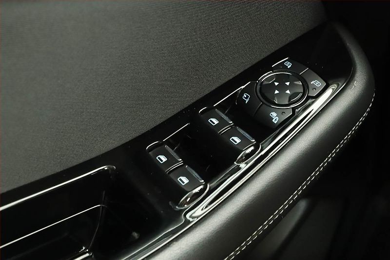 Ford S-MAX (2022) Titanium Hybrid - fotka 16 z 16