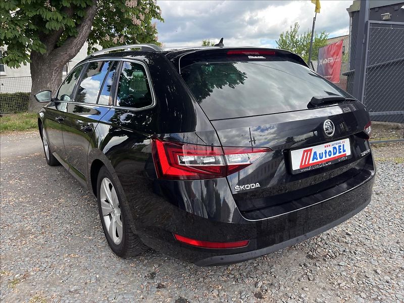 Škoda Superb 2,0 TDi DSG  NAVI BIXEN ACC AL - fotka 4 z 50
