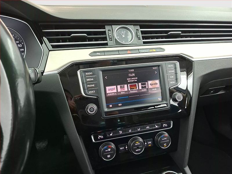 Volkswagen Passat (2017) 2.0 TDI, Serv.kniha, Kůže - fotka 12 z 19