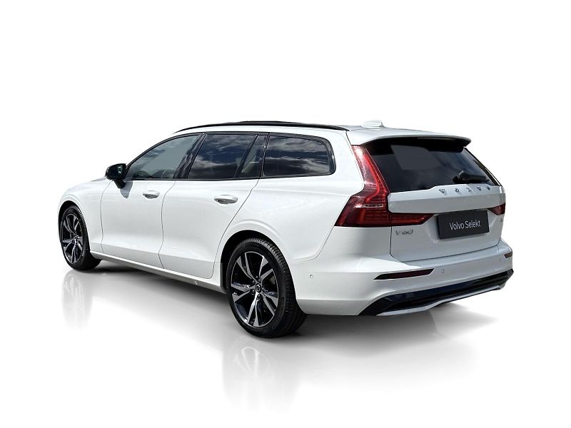 Volvo V60 B4 FWD // PLUS DARK + kola - fotka 3 z 54