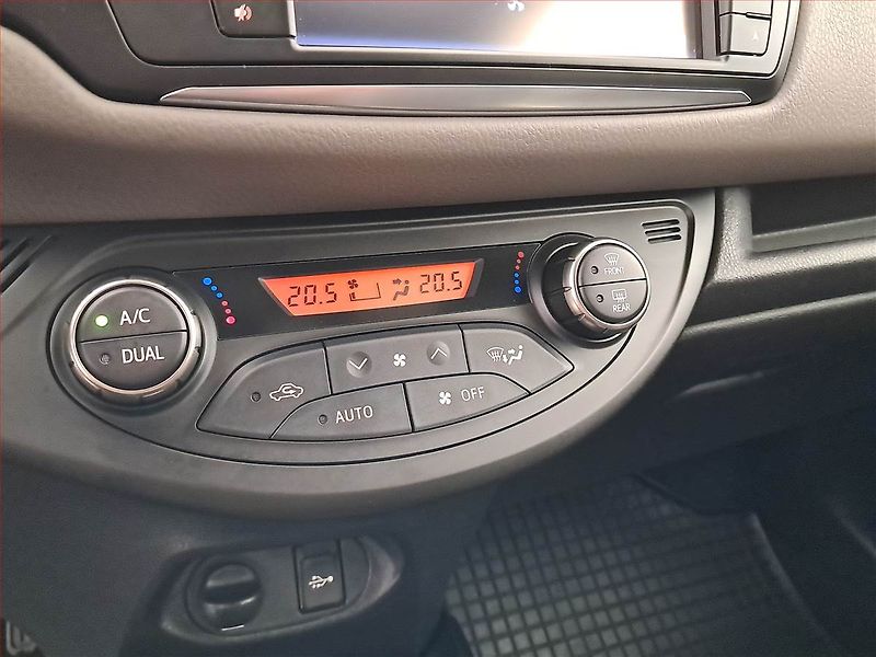 Toyota Yaris (2016) 1.33 Dual VVT-i, ČR,1.maj - fotka 13 z 19