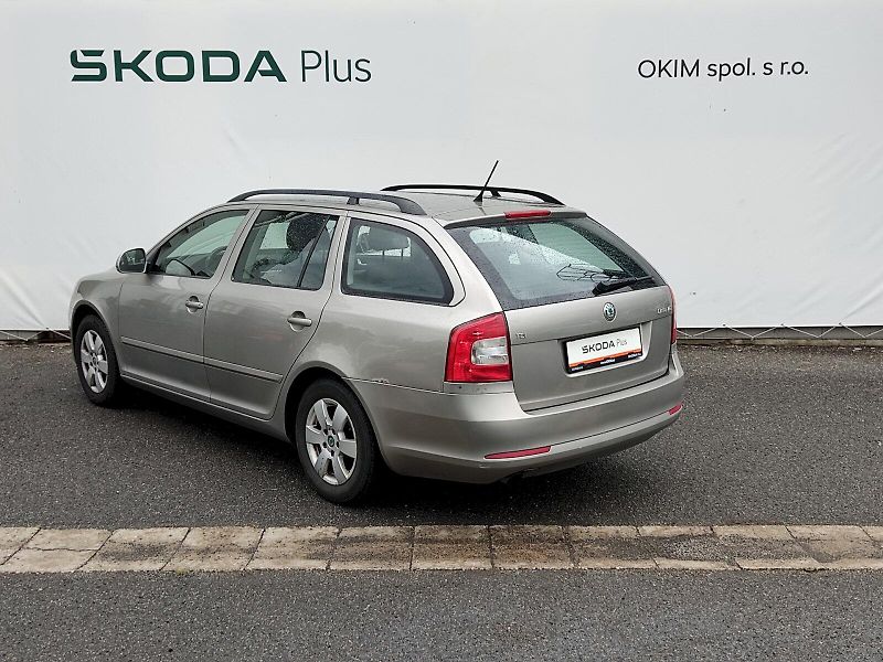 Škoda Octavia (2013) Combi Ambiente 1,6 Tdi 77 Kw - fotka 25 z 28