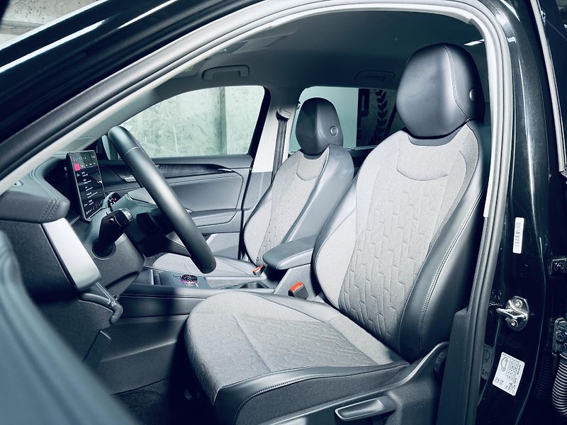 Volkswagen Tayron (2025) 2.0*TDi*4M*ZÁRUKA*¨7M*IQ-Light - fotka 16 z 41