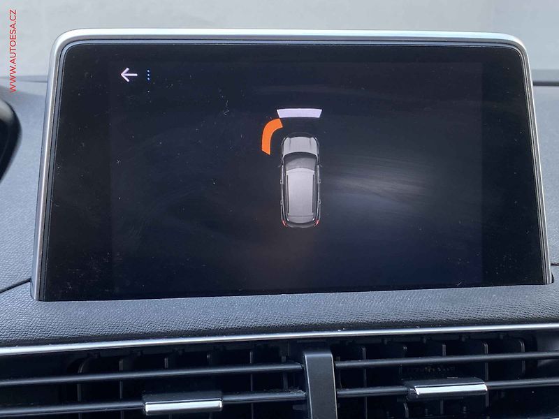 Peugeot 3008 (2019) 1.2PT, Allure, navi, kamera - fotka 17 z 17