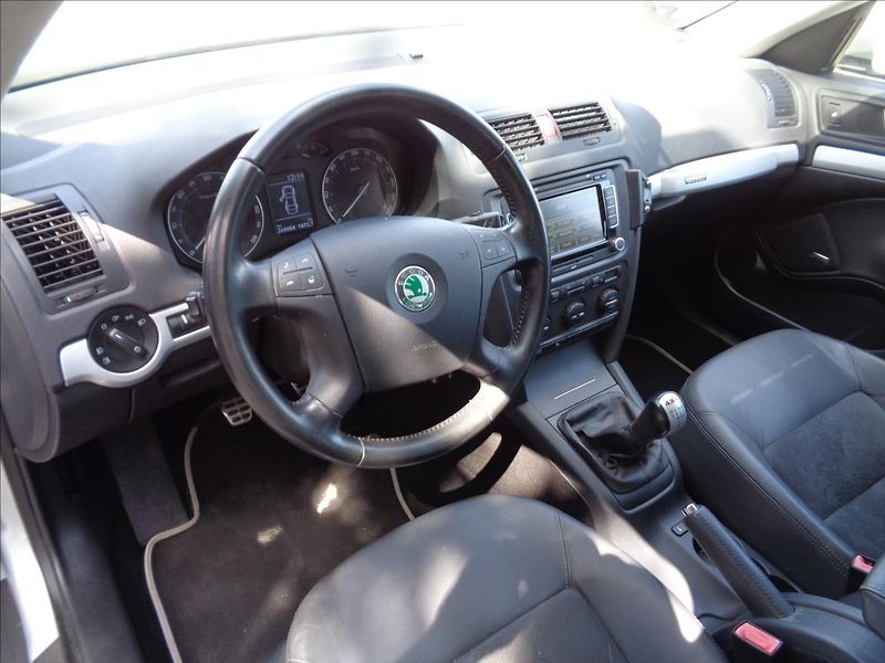 Škoda Octavia 2,0   scout - fotka 13 z 18