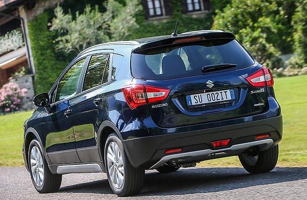 Suzuki S-Cross.