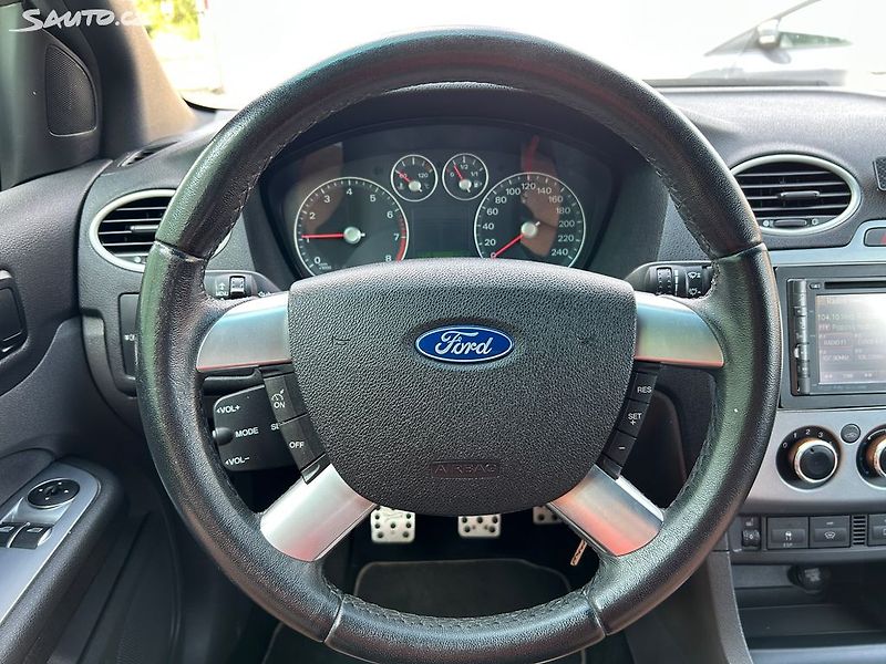 Ford Focus (2005) 1.6 i CHIP - fotka 18 z 27