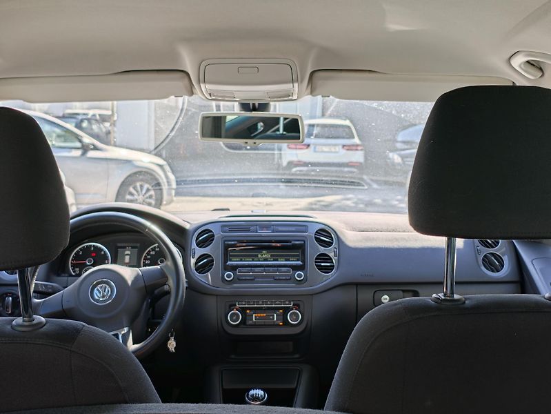 Volkswagen Tiguan 2,0 TDi R-Line  - fotka 14 z 21