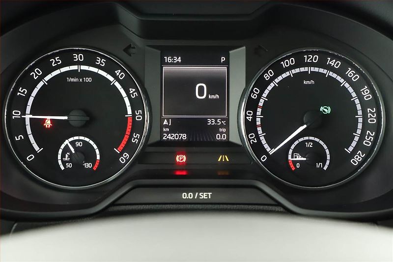 Škoda Octavia (2015) RS 2.0 TDI, Automat - fotka 14 z 21
