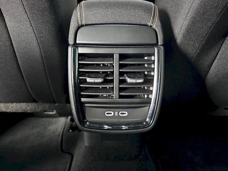 Škoda Kamiq (2025) 1.0TSI 85KW DSG TOP SELECTION - fotka 28 z 32