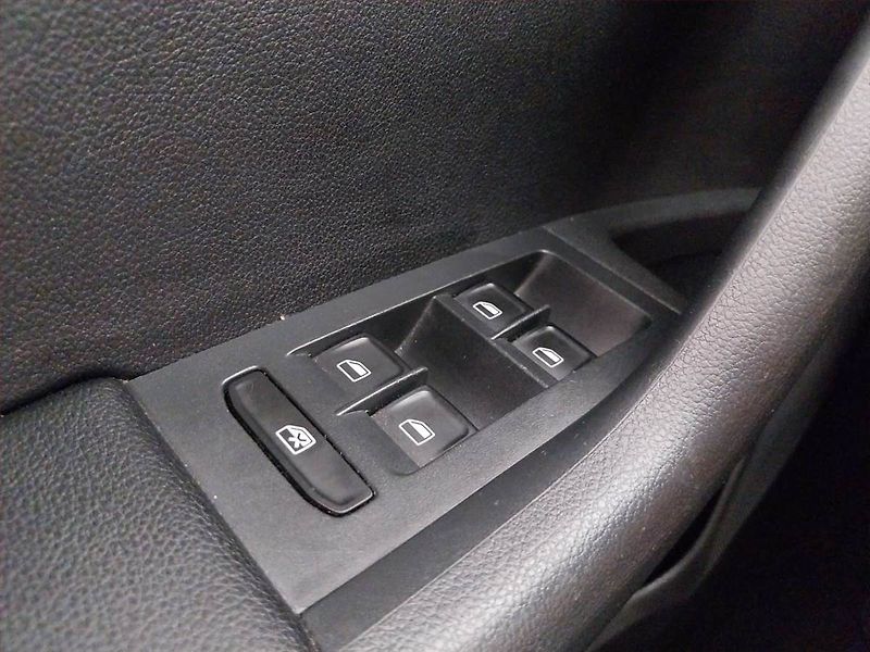 Škoda Octavia (2014) Elegance 1.6 TDI, Serv.kniha - fotka 16 z 18