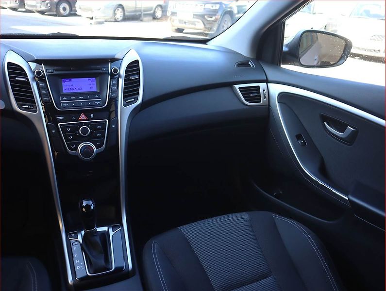 Hyundai i30 (2016) 1.6 CRDi, Automat, Serv.kniha - fotka 8 z 17