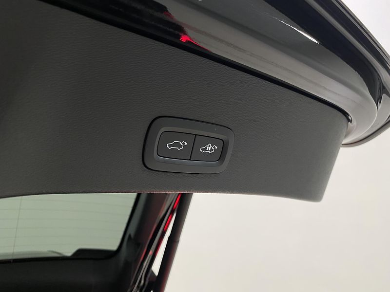 Volvo C40 PURE ELECTRIC SINGLE ULTIMATE - fotka 31 z 57